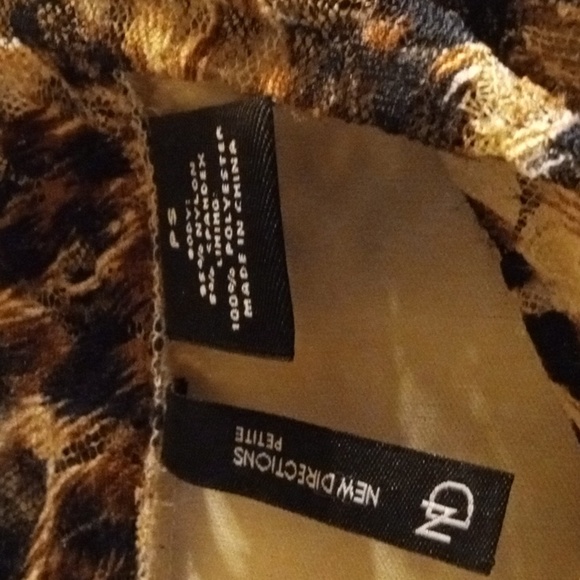 Leopard print ruched sides top - Picture 3 of 3